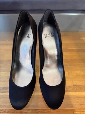 Stuart Weitzman Black Satin Round-Toe Pumps Size 8M
